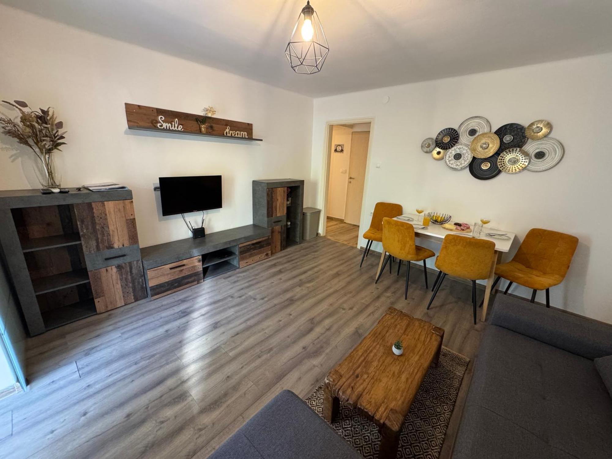 Apartment Ela, Kostrena Rijeka Eksteriør billede